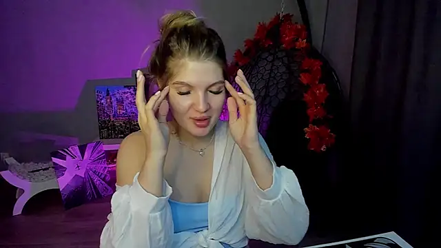 lily williamss online show from September 2025 12:17:02 AM