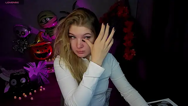 lily williamss online show from October 2025 01:29:02 AM