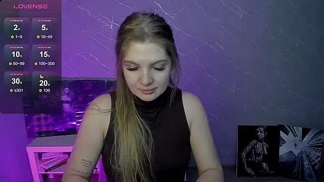 Snapshot of lily_williamss chatting on June 2026 12:05:01 AM lily williamss online show from June 2026 12:05:01 AM