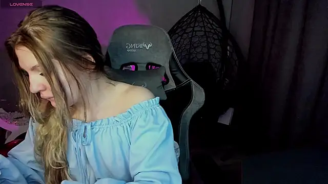lily williamss online show from March 2025 12:21:01 AM