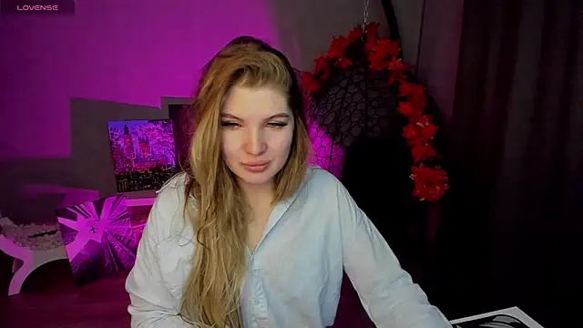 lily williamss online show from September 2025 12:11:01 AM