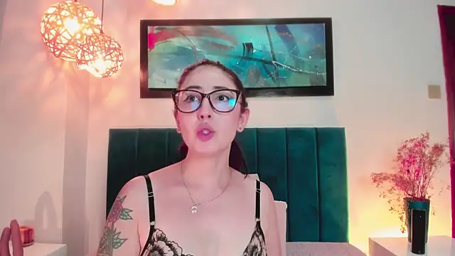 Emilywatsonn online show from November 2025 08:13:02 PM