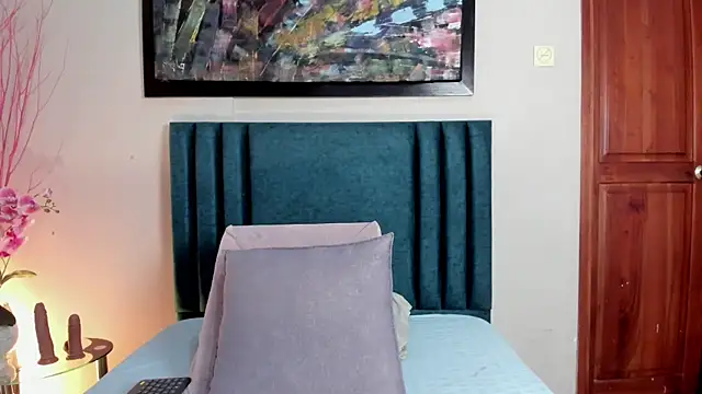 Emilywatsonn online show from April 2026 12:34:01 AM