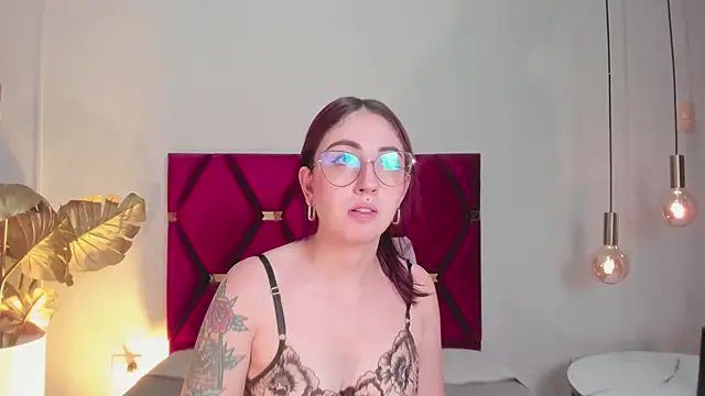 Emilywatsonn online show from September 2025 11:49:01 PM