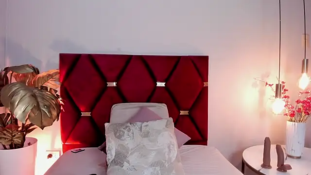 Emilywatsonn online show from April 2026 06:14:02 PM