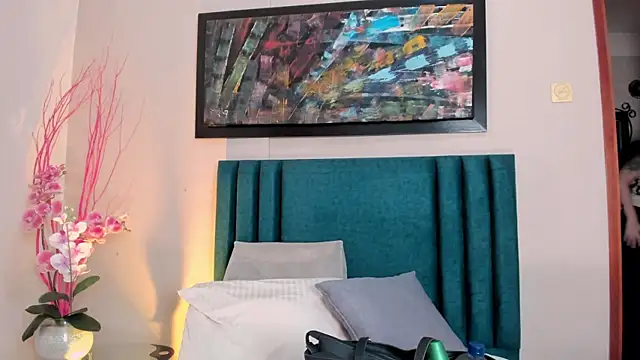 Emilywatsonn online show from December 2025 02:19:02 PM