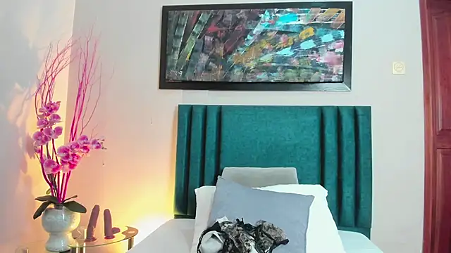 Emilywatsonn online show from November 2025 02:07:02 PM