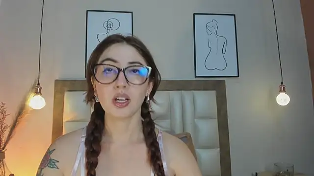 Emilywatsonn online show from November 2025 12:33:01 AM