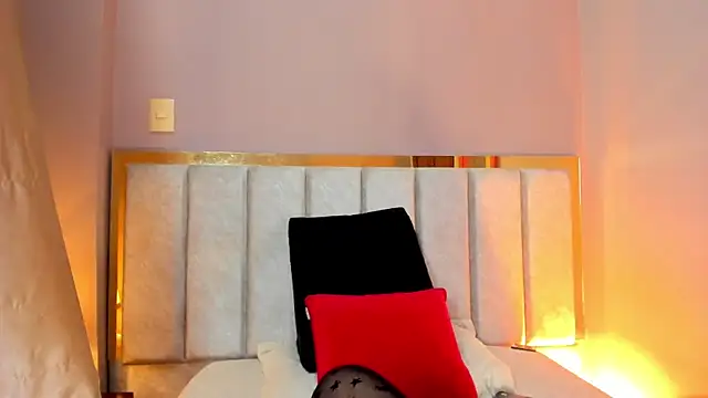 Emilywatsonn online show from November 2025 12:33:01 AM