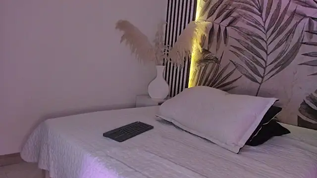 Samaantha-White online show from November 2025 11:47:02 AM