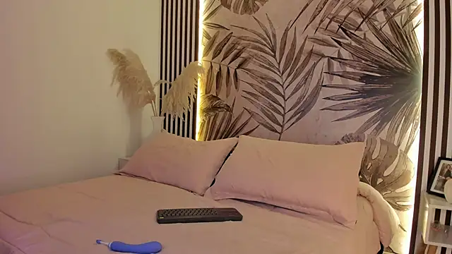 Snapshot of Samaantha-White chatting on March 2026 11:48:02 AM Samaantha-White online show from March 2026 11:48:02 AM