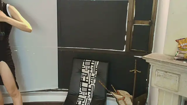Ambarross online show from February 2025 07:13:01 PM