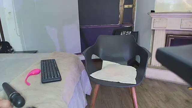 Ambarross online show from March 2025 10:19:01 PM