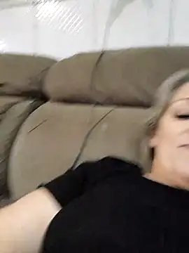 marcialoira online show from November 2025 10:57:02 PM