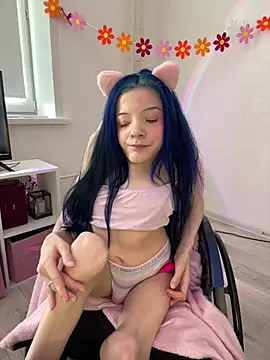 MiniSophiaa online show from April 2026 08:06:01 AM