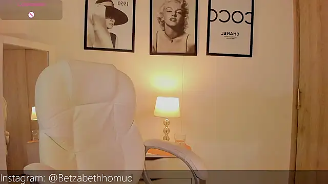 Snapshot of BetzabethHomud0 chatting on December 2024 01:53:01 AM BetzabethHomud0 online show from December 2024 01:53:01 AM