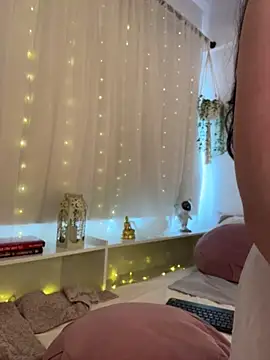 Snapshot of Amelia_Rouse chatting on July 2026 08:20:02 PM Amelia Rouse online show from July 2026 08:20:02 PM