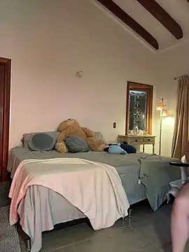 Amelia Rouse online show from February 2026 09:37:01 PM