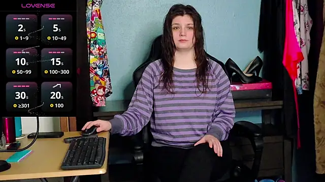 TreeJeanne online show from December 2025 03:23:01 PM