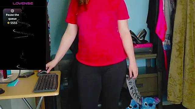 TreeJeanne online show from December 2025 03:59:02 PM