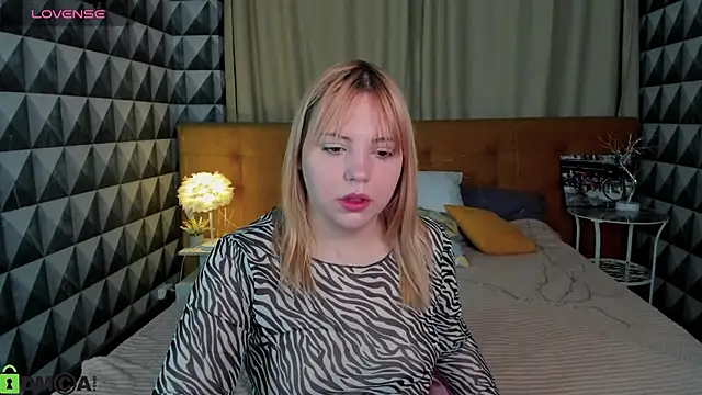 Stacy Luv online show from September 2025 12:33:02 AM