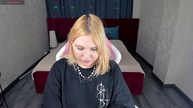 Snapshot of Stacy_Luv chatting on January 2026 09:05:02 AM Stacy Luv online show from January 2026 09:05:02 AM