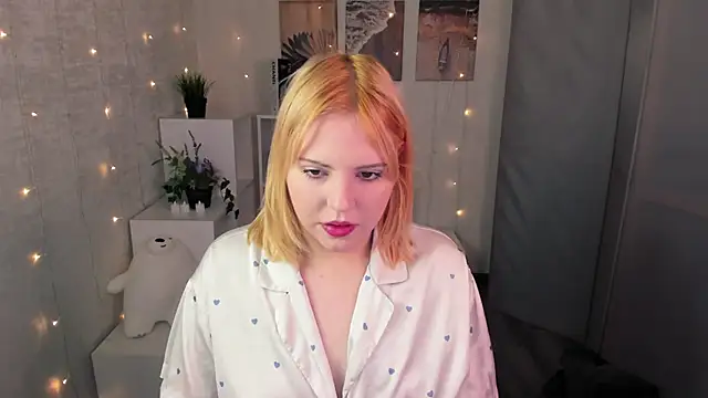 Snapshot of Stacy_Luv chatting on October 2025 03:40:02 AM Stacy Luv online show from October 2025 03:40:02 AM