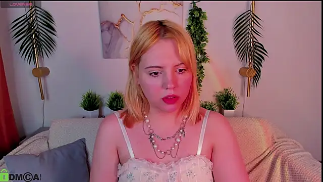 Snapshot of Stacy_Luv chatting on November 2025 09:57:01 AM Stacy Luv online show from November 2025 09:57:01 AM