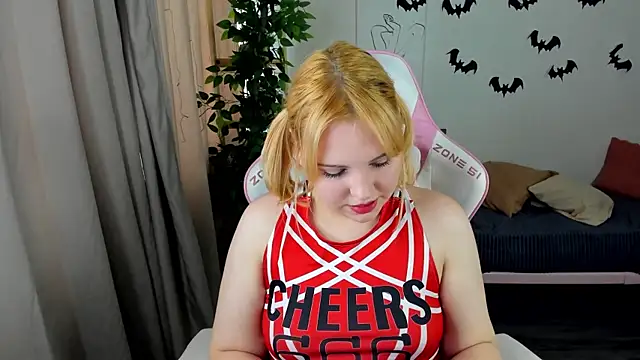 Snapshot of Stacy_Luv chatting on October 2025 04:20:02 AM Stacy Luv online show from October 2025 04:20:02 AM