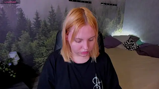 Snapshot of Stacy_Luv chatting on November 2025 09:02:01 AM Stacy Luv online show from November 2025 09:02:01 AM