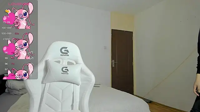 EvaWhisper online show from February 2025 09:20:02 AM