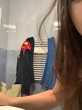 EvaWhisper online show from February 2025 05:39:02 PM