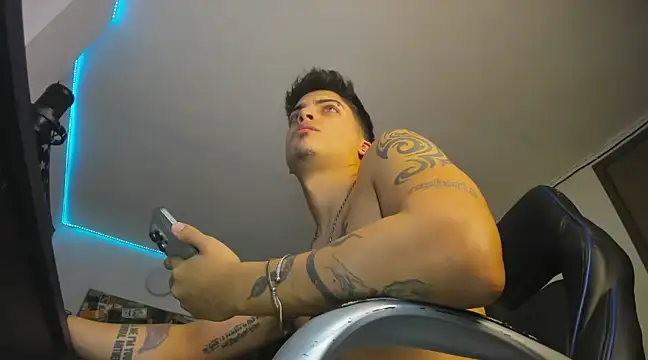 Snapshot of charlie_hotxxx chatting on February 2025 03:50:01 AM charlie hotxxx online show from February 2025 03:50:01 AM