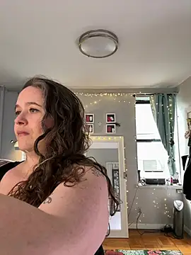 sylviahhh online show from April 2026 09:34:02 PM