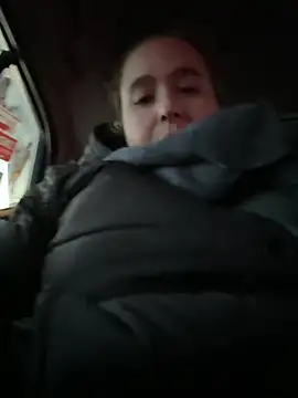 sylviahhh online show from April 2026 10:28:02 AM