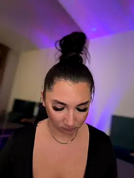 babyyboomm online show from November 2025 02:27:01 AM