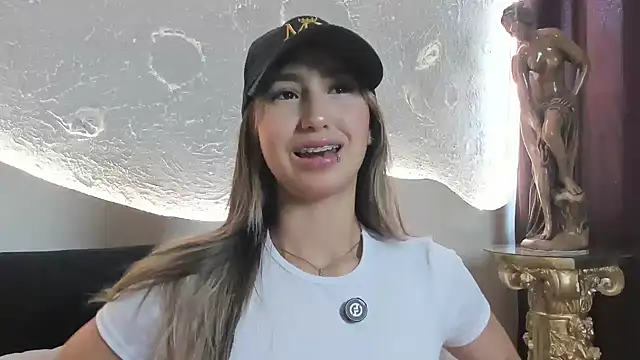  Emma Valka online show from September 2025 03:17:01 PM