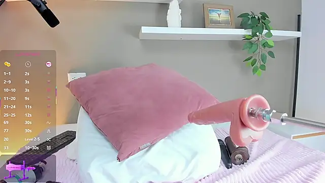 ashley nicoll online show from December 2025 07:13:01 PM