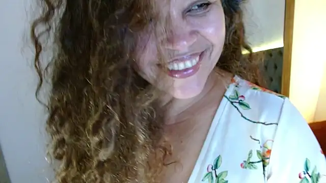 Snapshot of Alma_Sexyy chatting on February 2025 05:00:01 AM Alma Sexyy online show from February 2025 05:00:01 AM