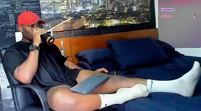 Snapshot of thomas_santtos1 chatting on March 2025 01:01:02 PM thomas santtos1 online show from March 2025 01:01:02 PM