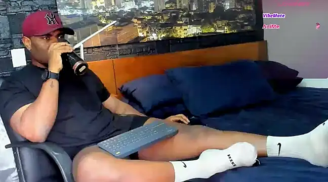 Snapshot of thomas_santtos1 chatting on March 2025 01:35:02 PM thomas santtos1 online show from March 2025 01:35:02 PM