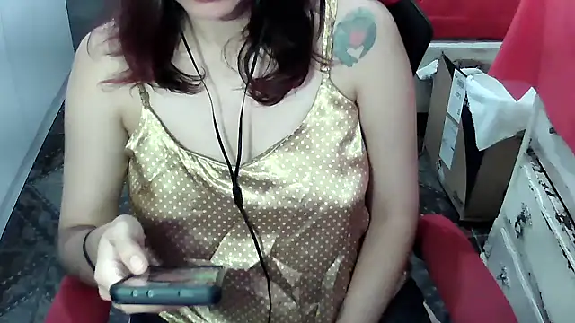 Snapshot of ManuEscarlate13 chatting on February 2026 07:19:02 AM ManuEscarlate13 online show from February 2026 07:19:02 AM