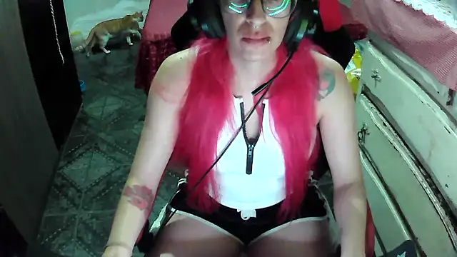 Snapshot of ManuEscarlate13 chatting on February 2025 09:09:01 AM ManuEscarlate13 online show from February 2025 09:09:01 AM