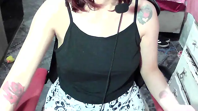 Snapshot of ManuEscarlate13 chatting on November 2025 05:11:02 AM ManuEscarlate13 online show from November 2025 05:11:02 AM