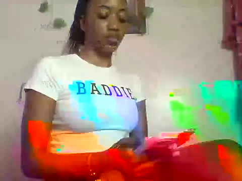 Queeen model online show from February 2026 12:51:02 PM