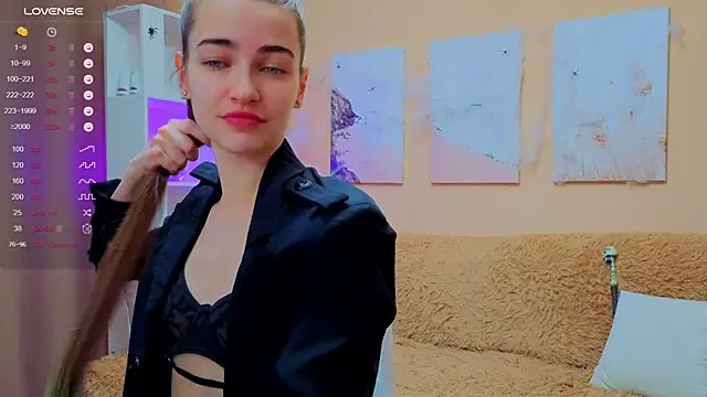 AstoriyaNight online show from November 2025 04:44:01 AM