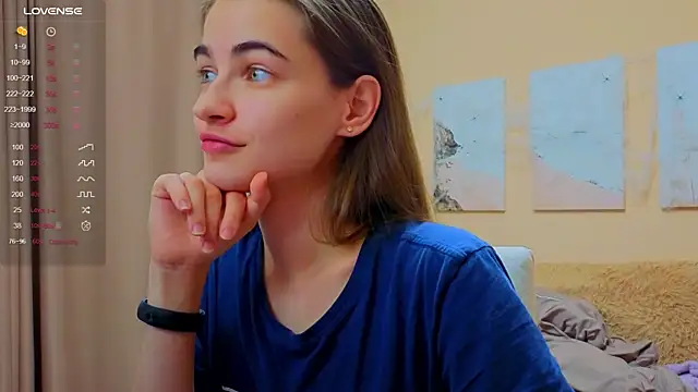 AstoriyaNight online show from November 2025 04:10:01 PM