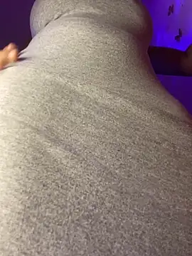 Cherrytowild online show from November 2025 04:34:02 AM