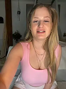 Snapshot of Busty-Ellie chatting on December 2024 04:51:01 PM Busty-Ellie online show from December 2024 04:51:01 PM