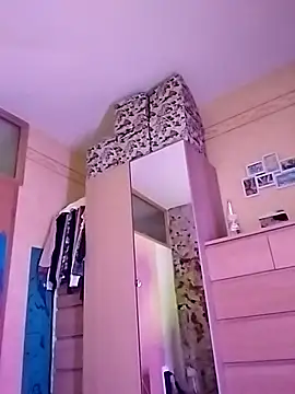 Snapshot of Tinuus chatting on December 2025 05:45:01 PM Tinuus online show from December 2025 05:45:01 PM